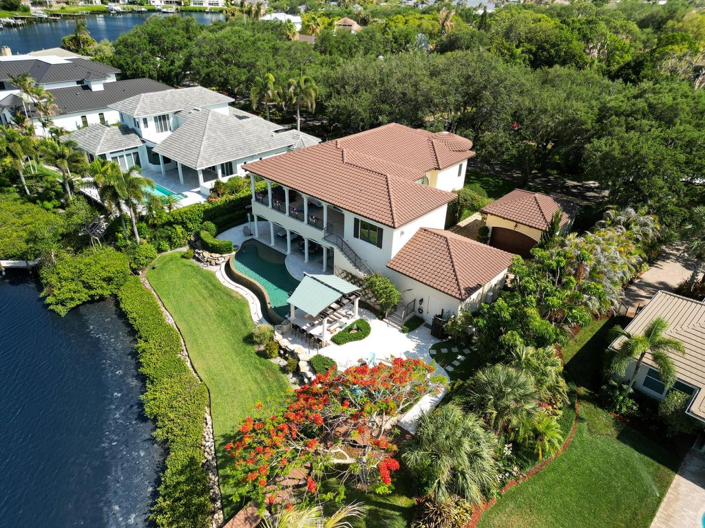Photo of 10433 SE Banyan Way, Jupiter, FL 33469 (MLS # B26037967)