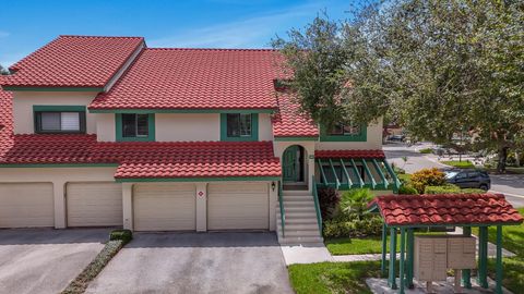 9 Lexington Lane E Palm Beach Gardens FL 33418