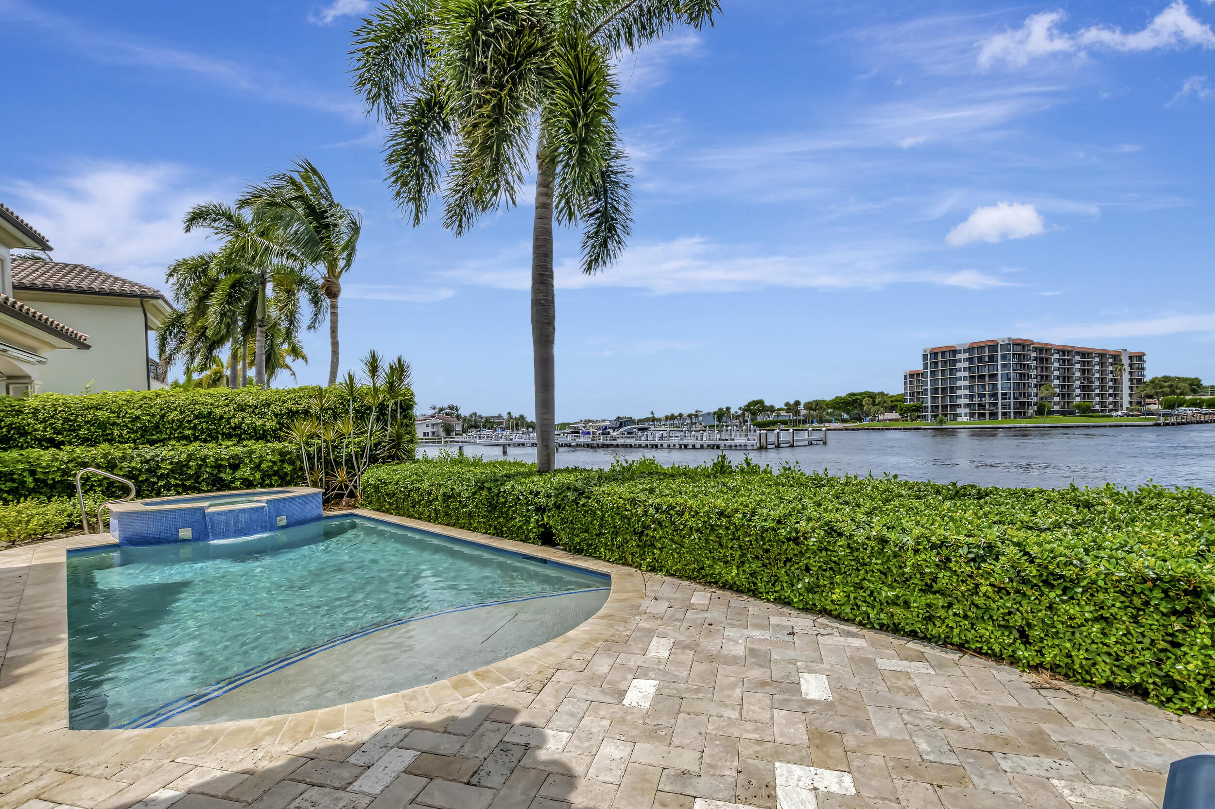 OCEAN COVE - Residential