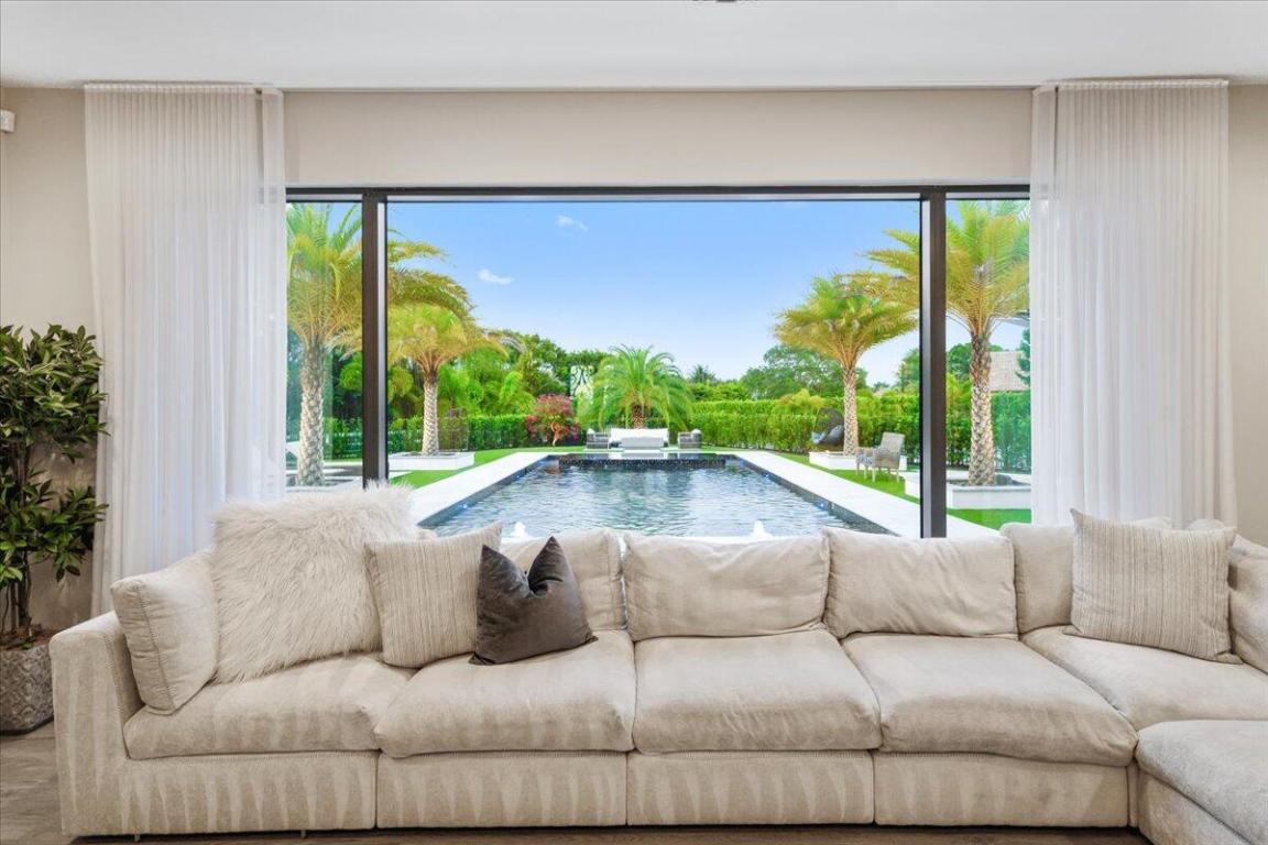 WELLINGTON AERO CLUB OF THE LANDINGS AT WELLINGTON - Residential