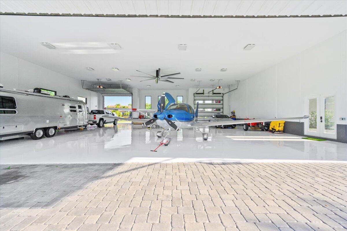 WELLINGTON AERO CLUB OF T - Residential