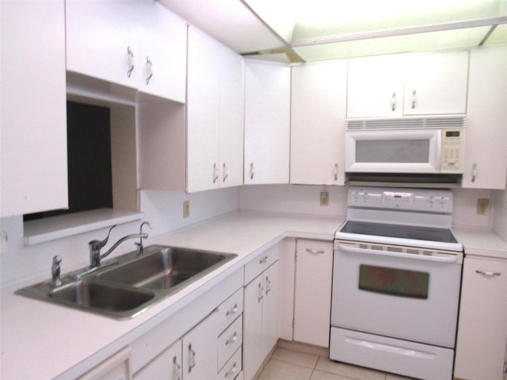 Photo of 3001 Portofino Isle #F1, Coconut Creek, FL 33066 (MLS # F10484852)