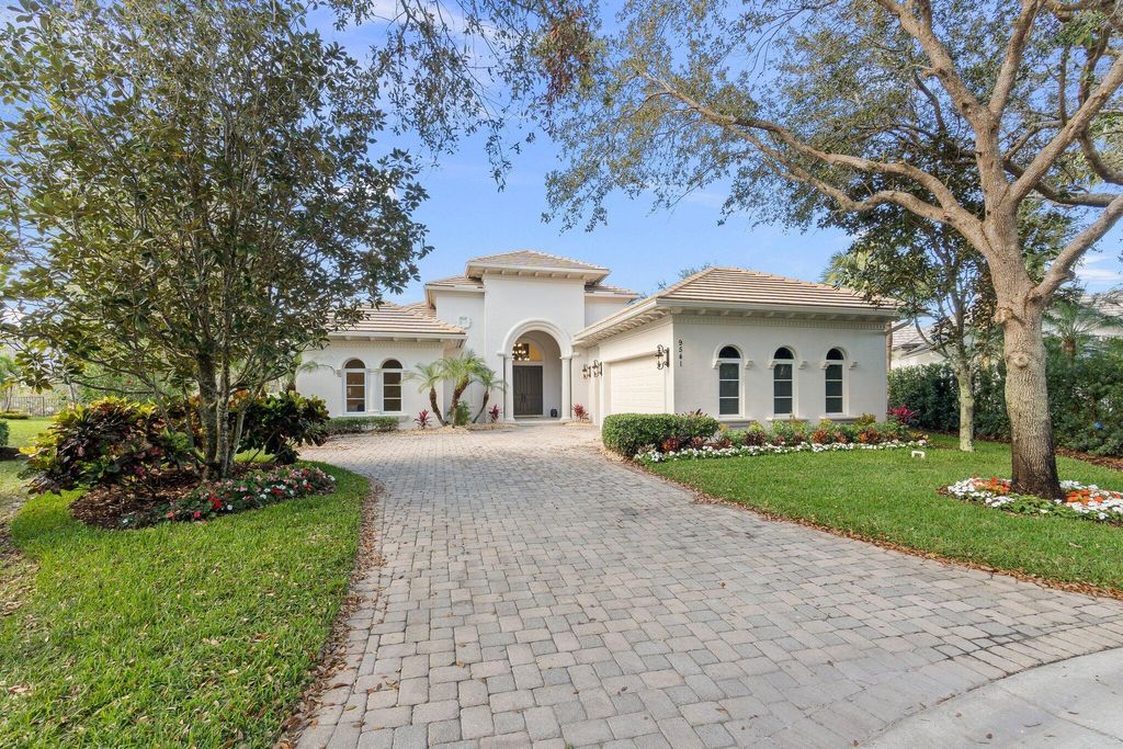 Photo of 9541 SE Sandpine Lane, Hobe Sound, FL 33455 (MLS # R10993287)