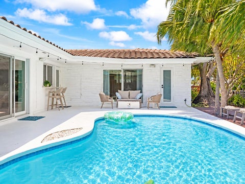 Tiny photo for 6520 NE 19th Avenue, Fort Lauderdale, FL 33308 (MLS # B26089947)