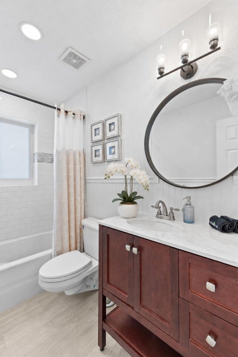 Tiny photo for 6520 NE 19th Avenue, Fort Lauderdale, FL 33308 (MLS # B26089947)