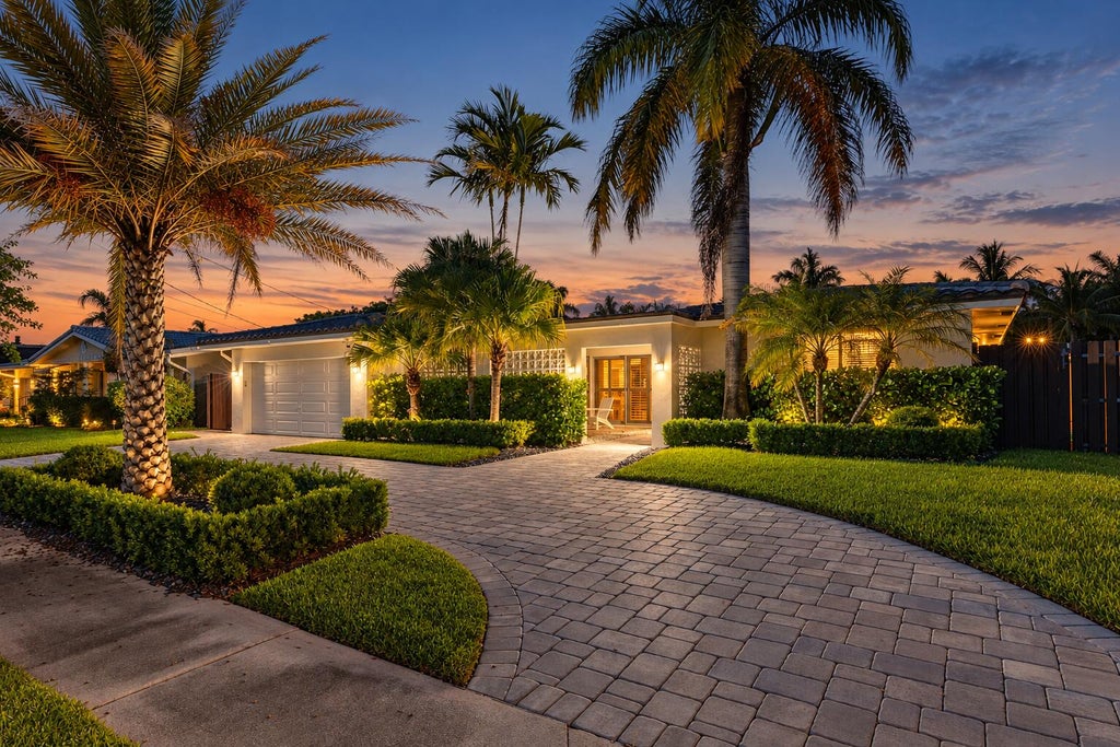 Photo of 6520 NE 19th Avenue, Fort Lauderdale, FL 33308 (MLS # B26089947)