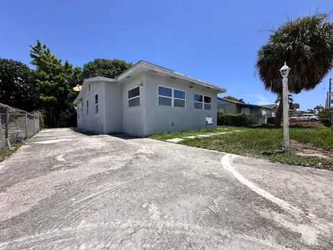 840 W 1st Street Riviera Beach FL 33404