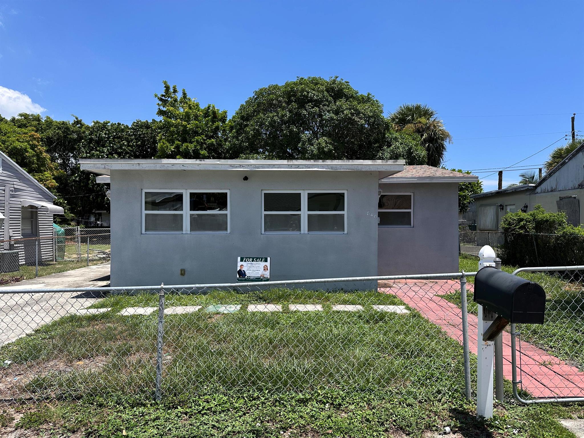 840 W 1st Street