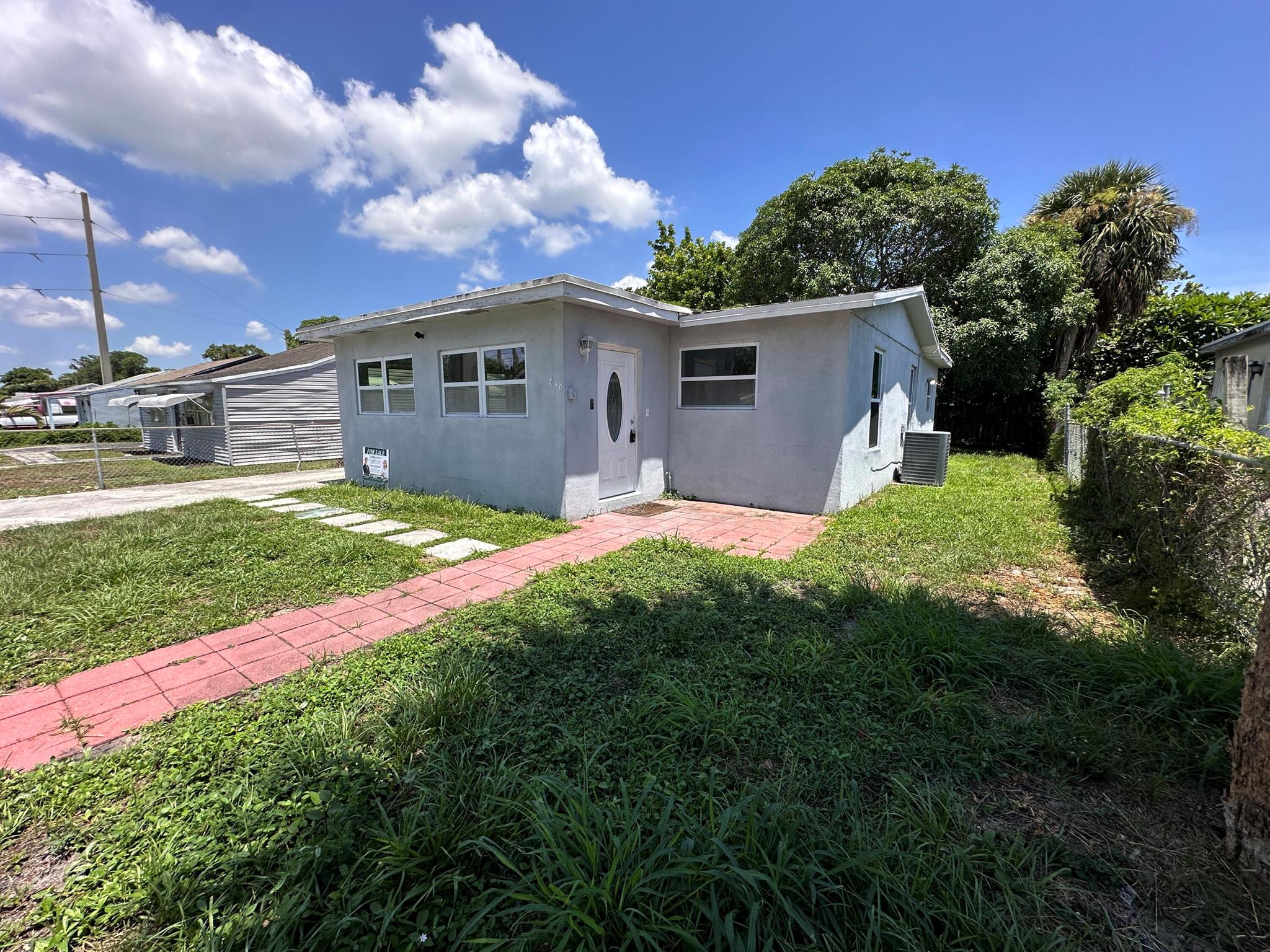 840 W 1st Street