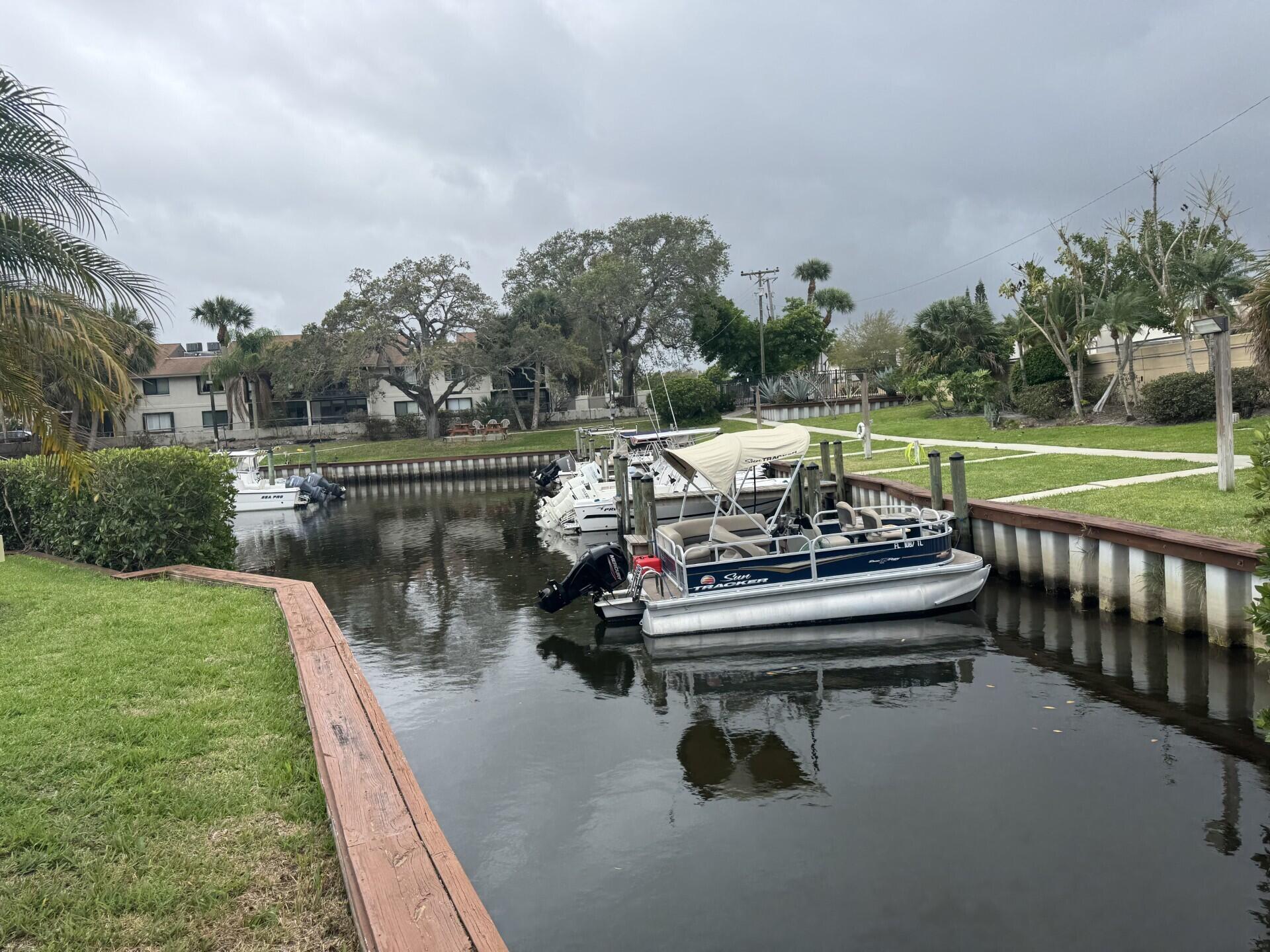 BEACON 21 CONDO - Residential