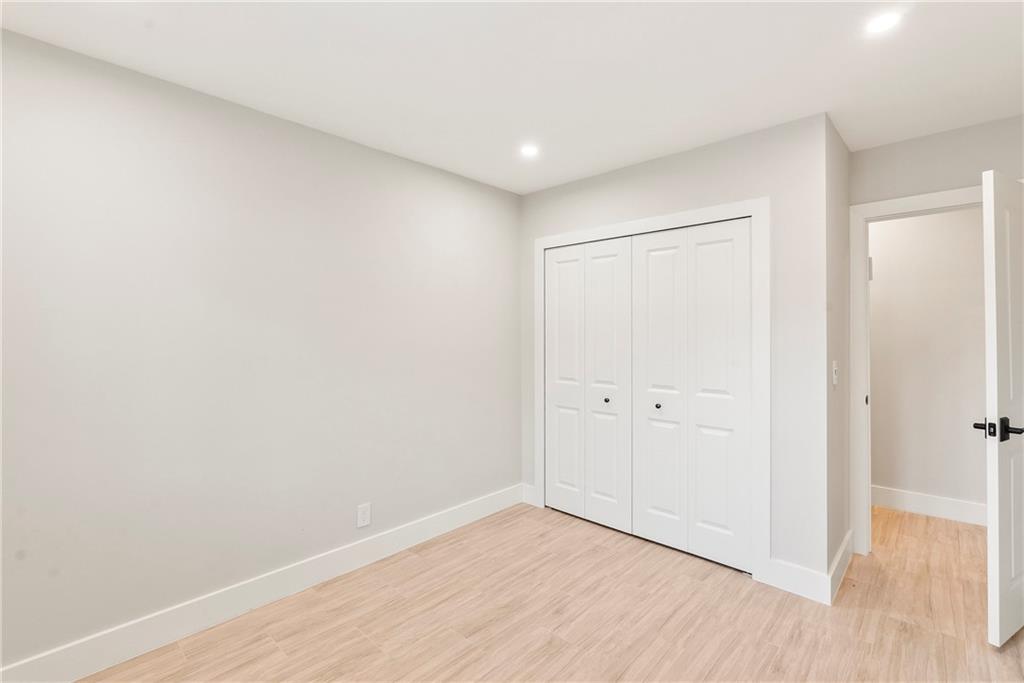 The Country III 85-38 B - Residential