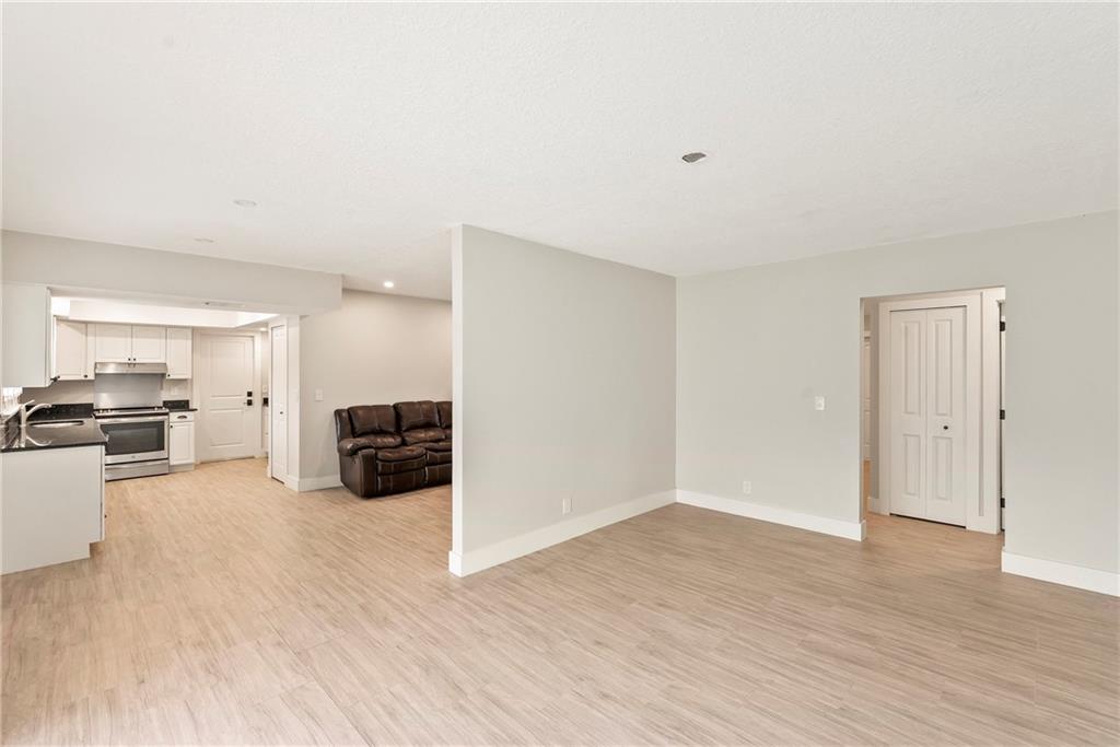 The Country III 85-38 B - Residential