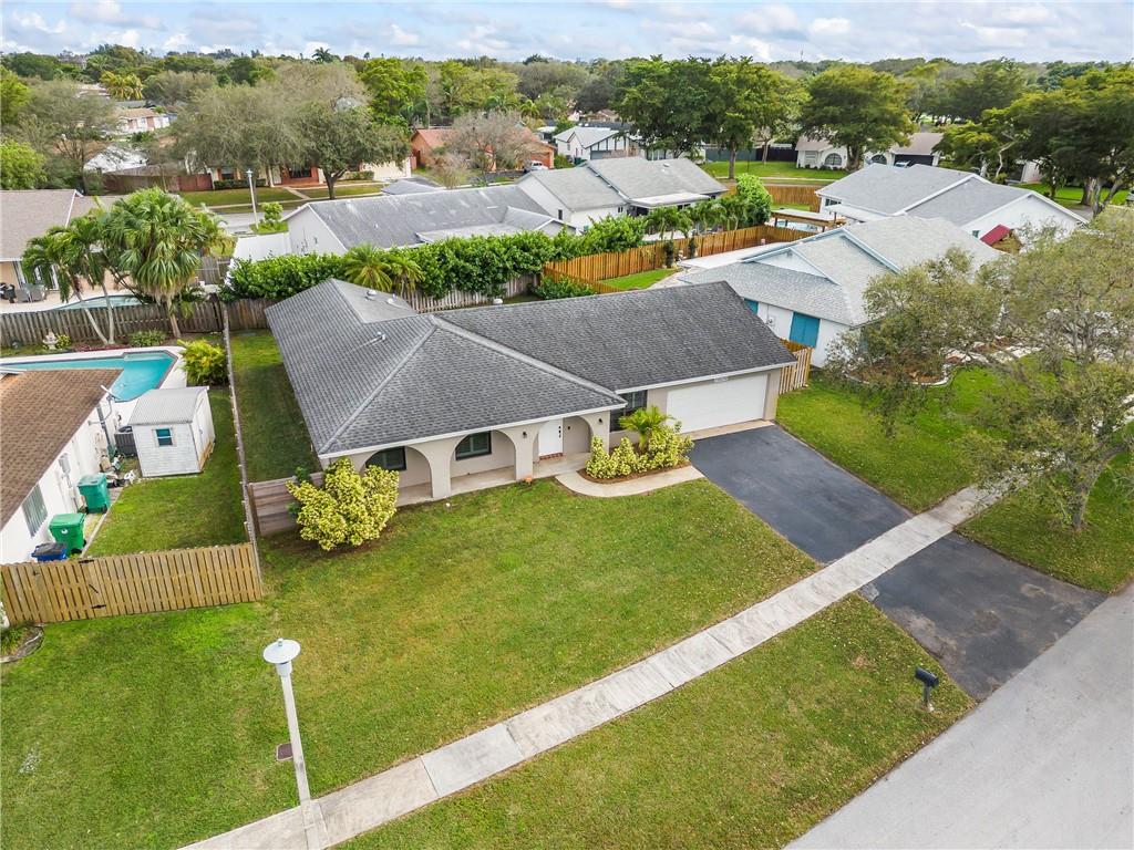 The Country III 85-38 B - Residential