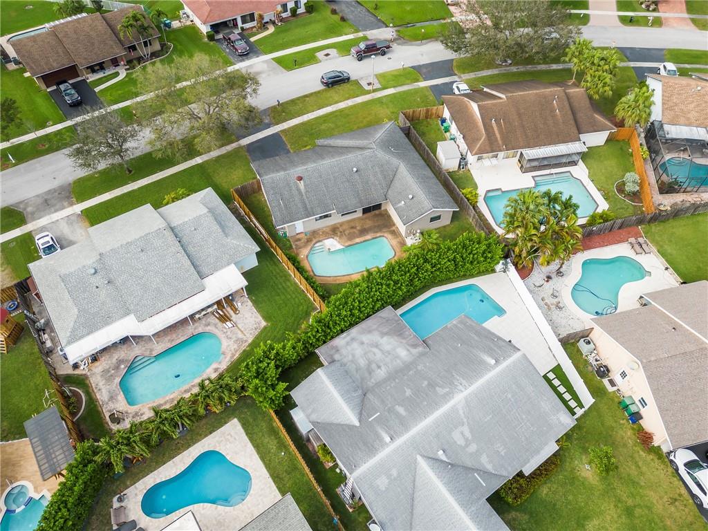 The Country III 85-38 B - Residential