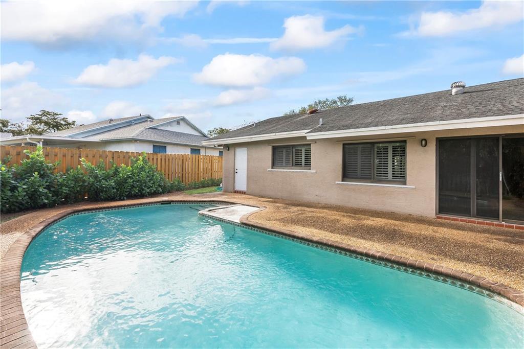 The Country III 85-38 B - Residential