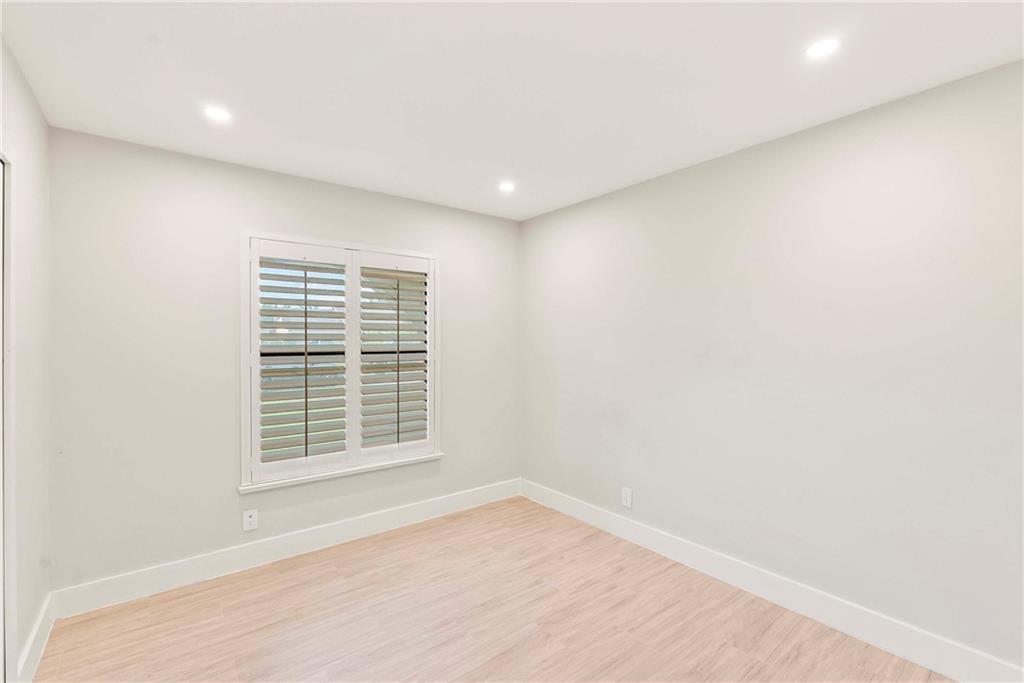 The Country III 85-38 B - Residential