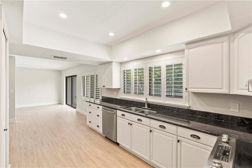 The Country III 85-38 B - Residential