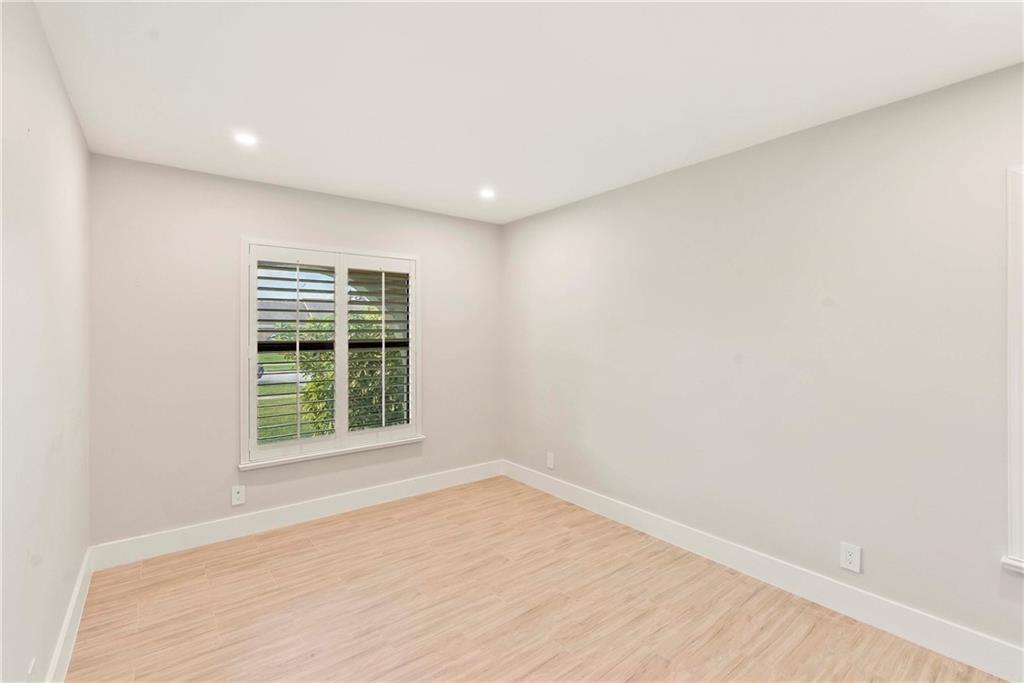 The Country III 85-38 B - Residential