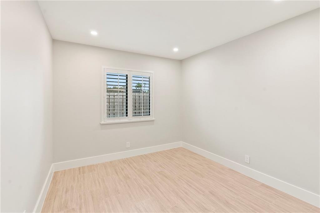 The Country III 85-38 B - Residential