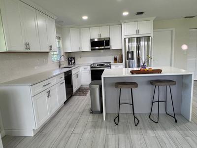 3127 Lakeview Boulevard