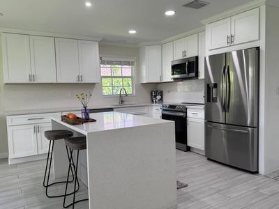 3127 Lakeview Boulevard