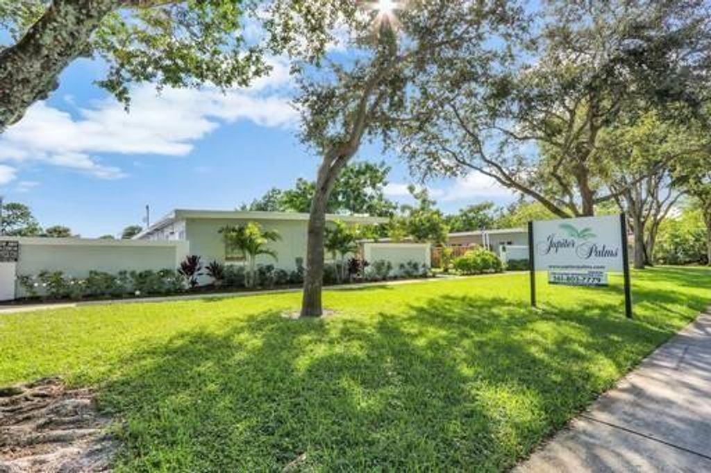 Photo of 1600 Center Street #B8, Jupiter, FL 33458 (MLS # R10704867)