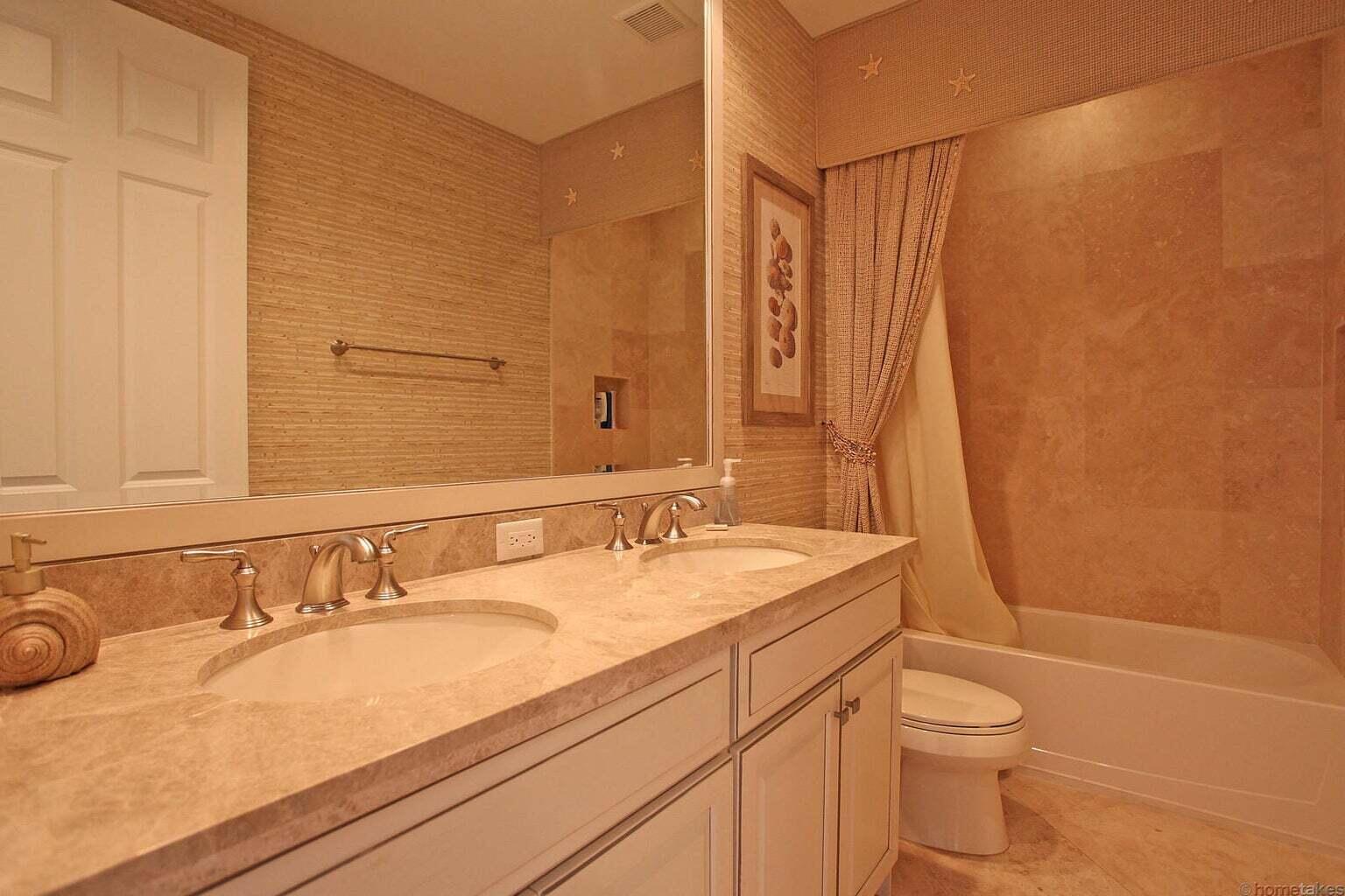 Carriage Homes at Frenchm - Residential