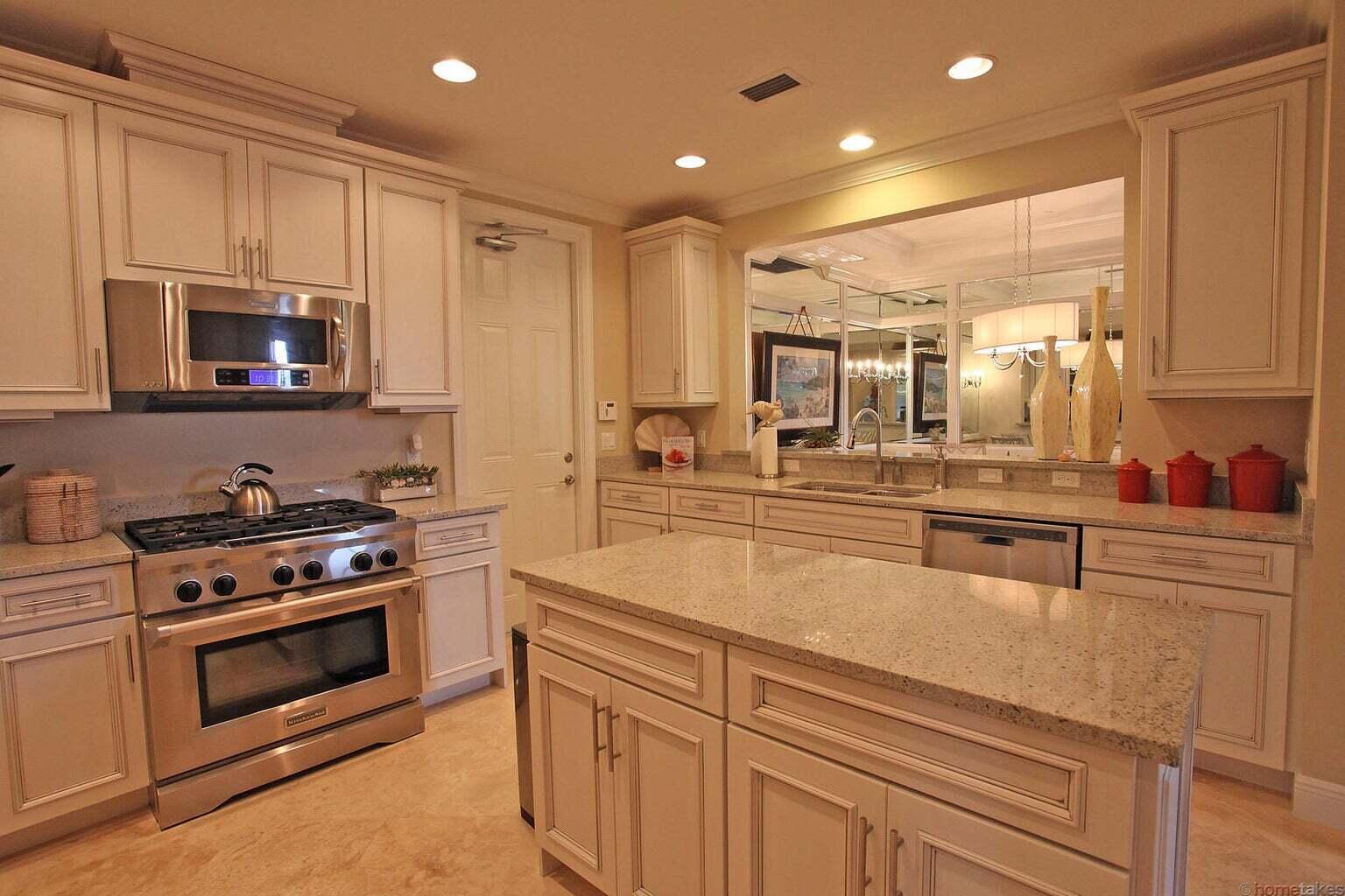 Carriage Homes at Frenchm - Residential