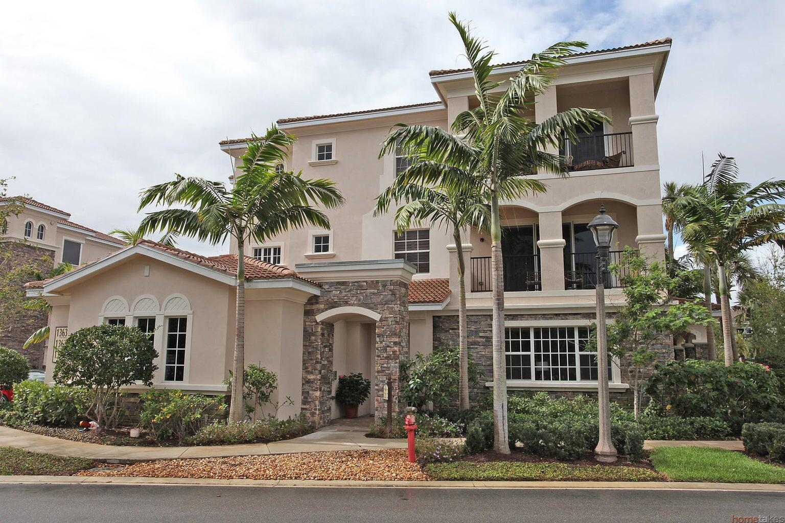 Carriage Homes at Frenchm - Residential