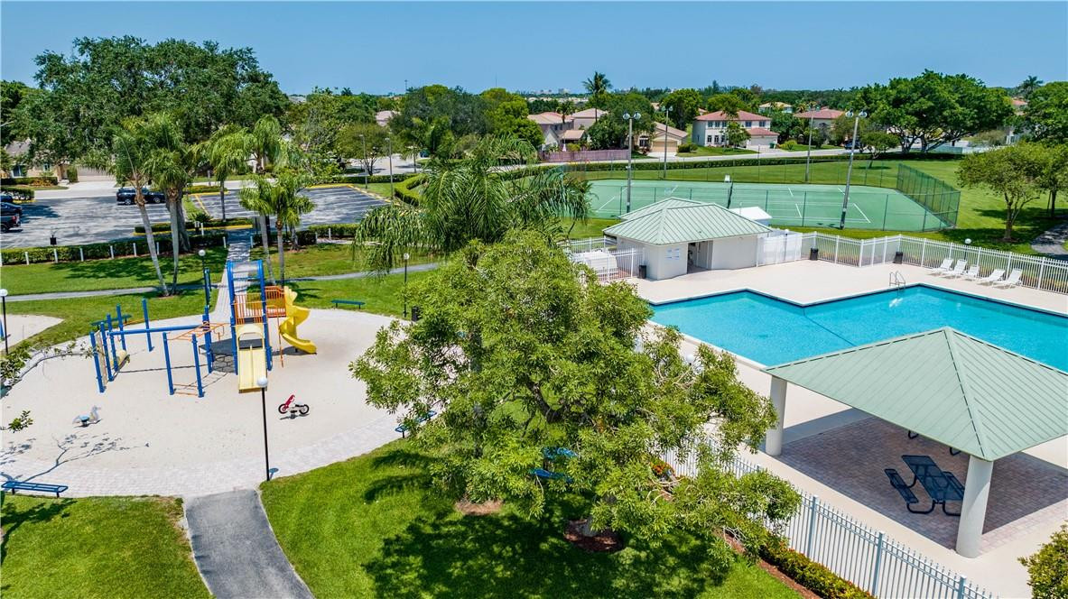 THE VILLAGE AT HARMONY LA - Residential