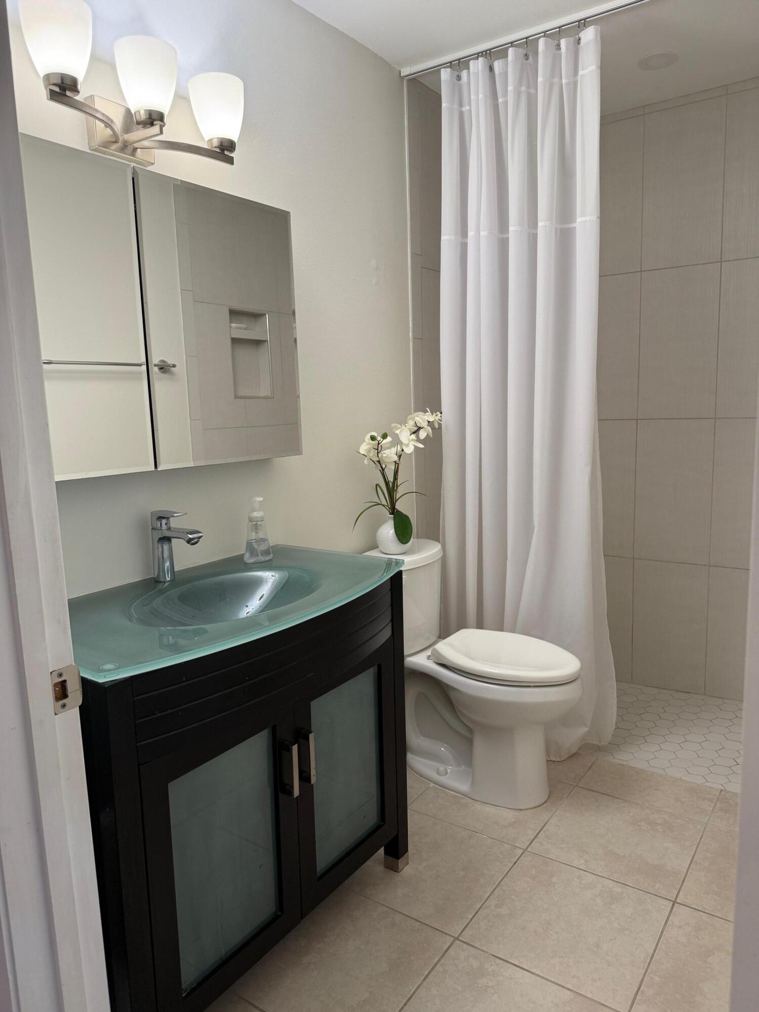 VISTA ROYALE PHASE IV BLDGS 83-111 - Residential