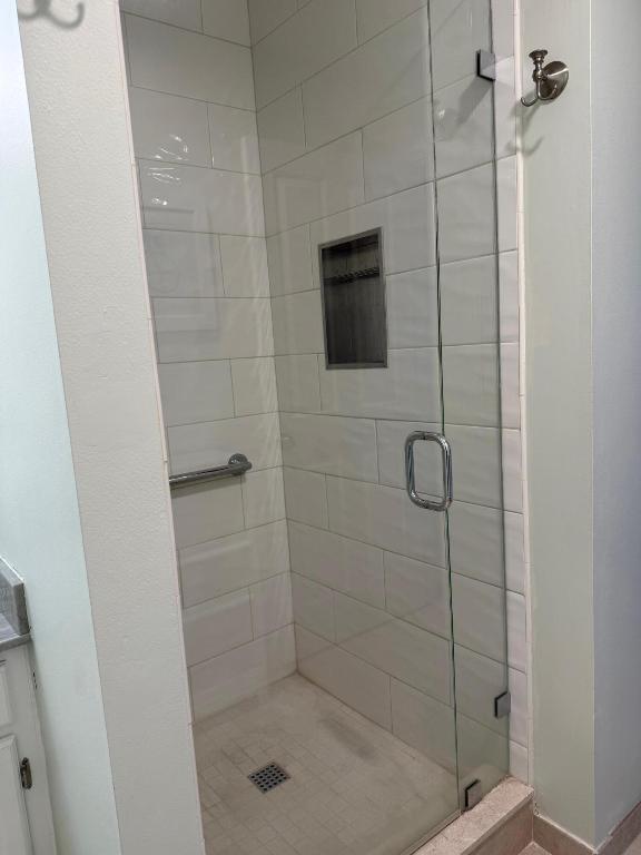 VISTA ROYALE PHASE IV BLDGS 83-111 - Residential