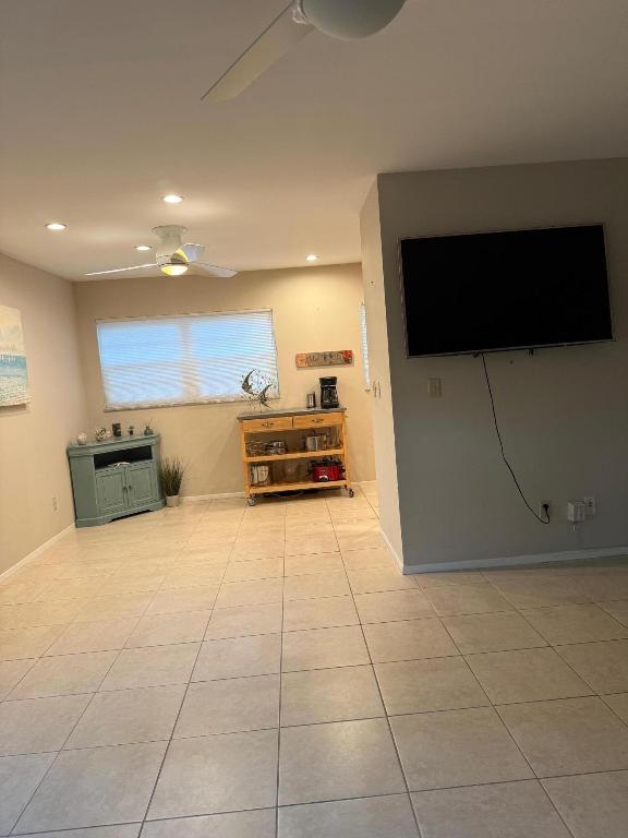 VISTA ROYALE PHASE IV BLDGS 83-111 - Residential