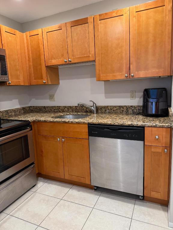 VISTA ROYALE PHASE IV BLDGS 83-111 - Residential