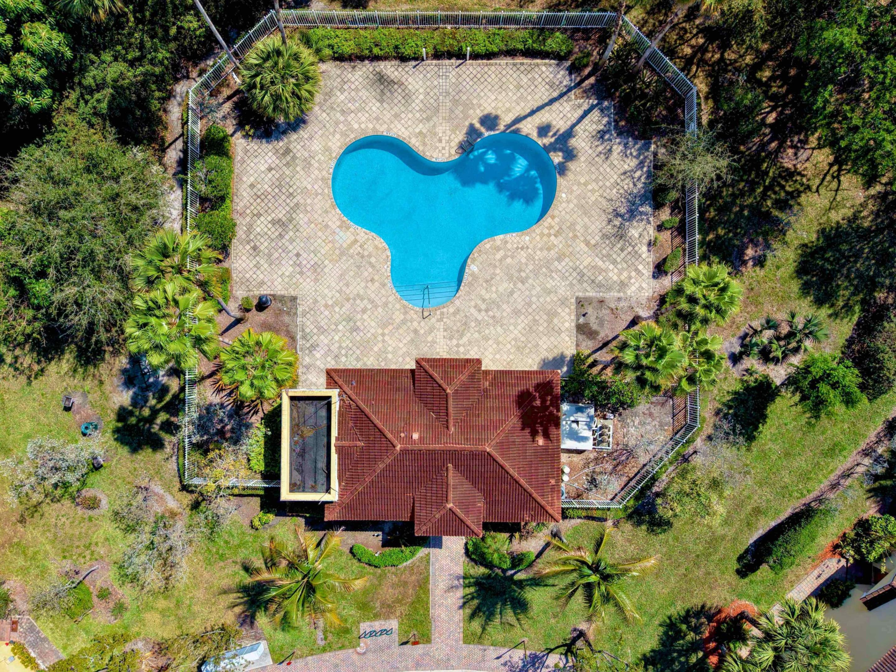 PIPERS CAY CONDO - Residential