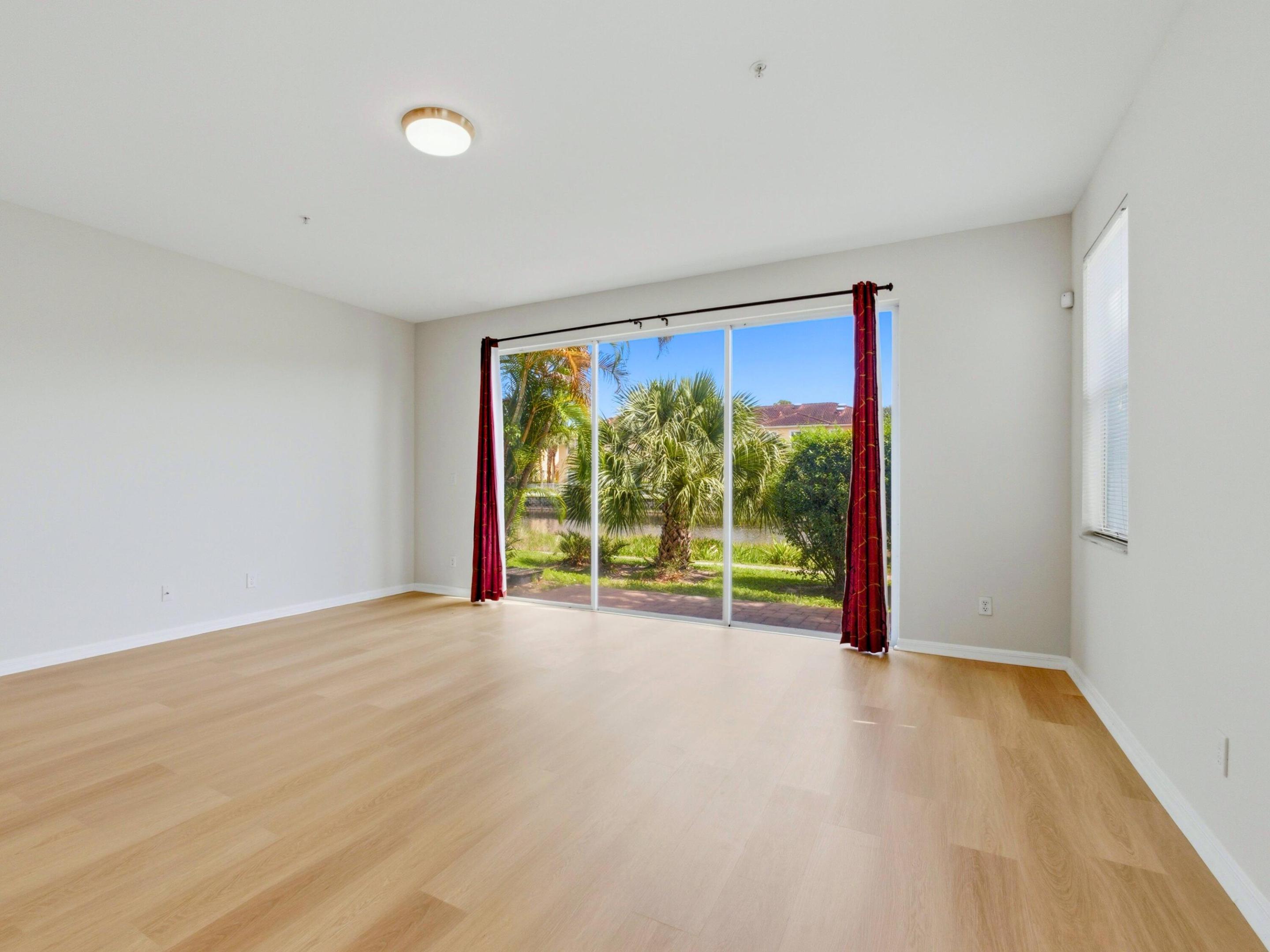 PIPERS CAY CONDO - Residential