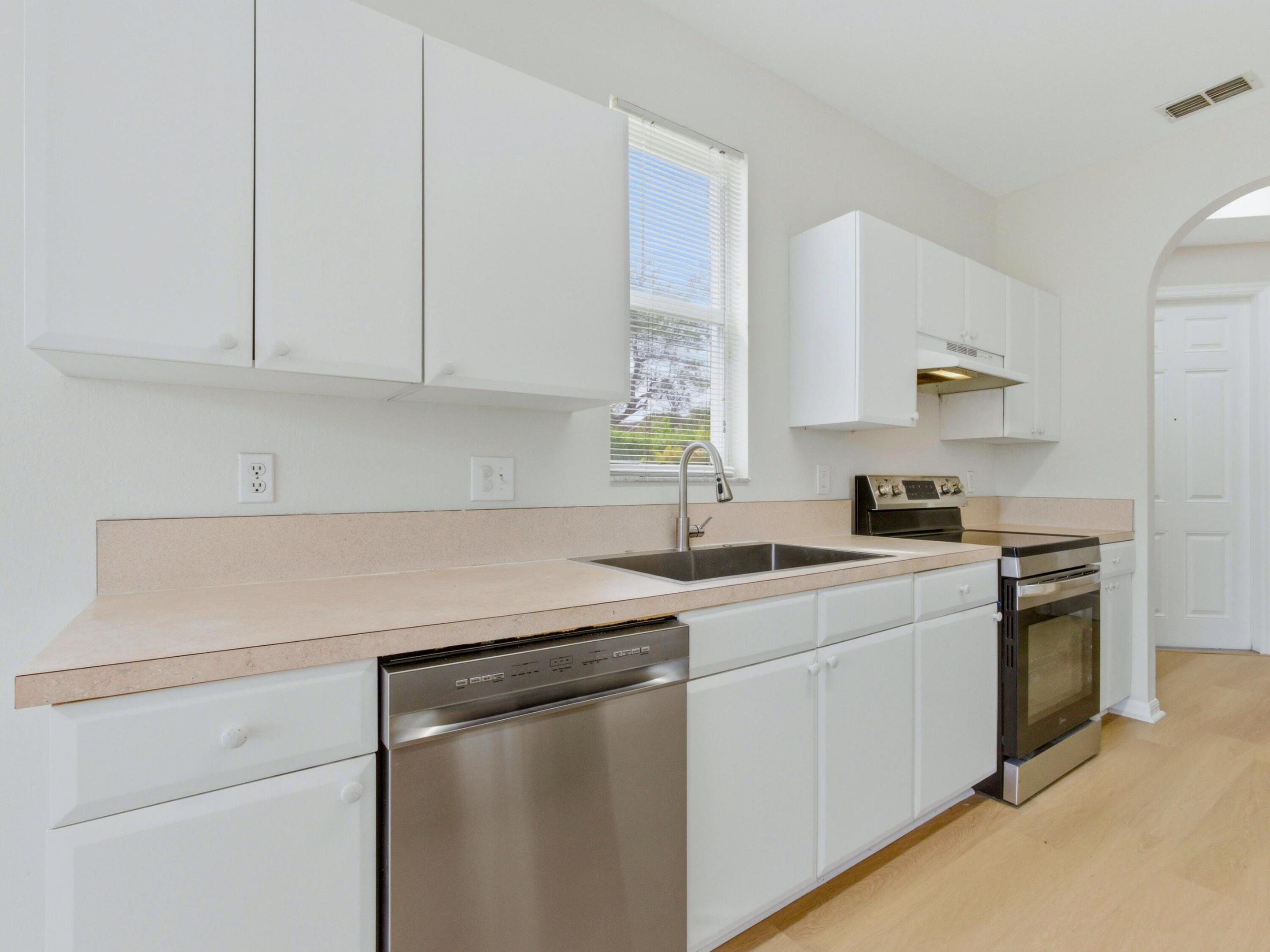 PIPERS CAY CONDO - Residential