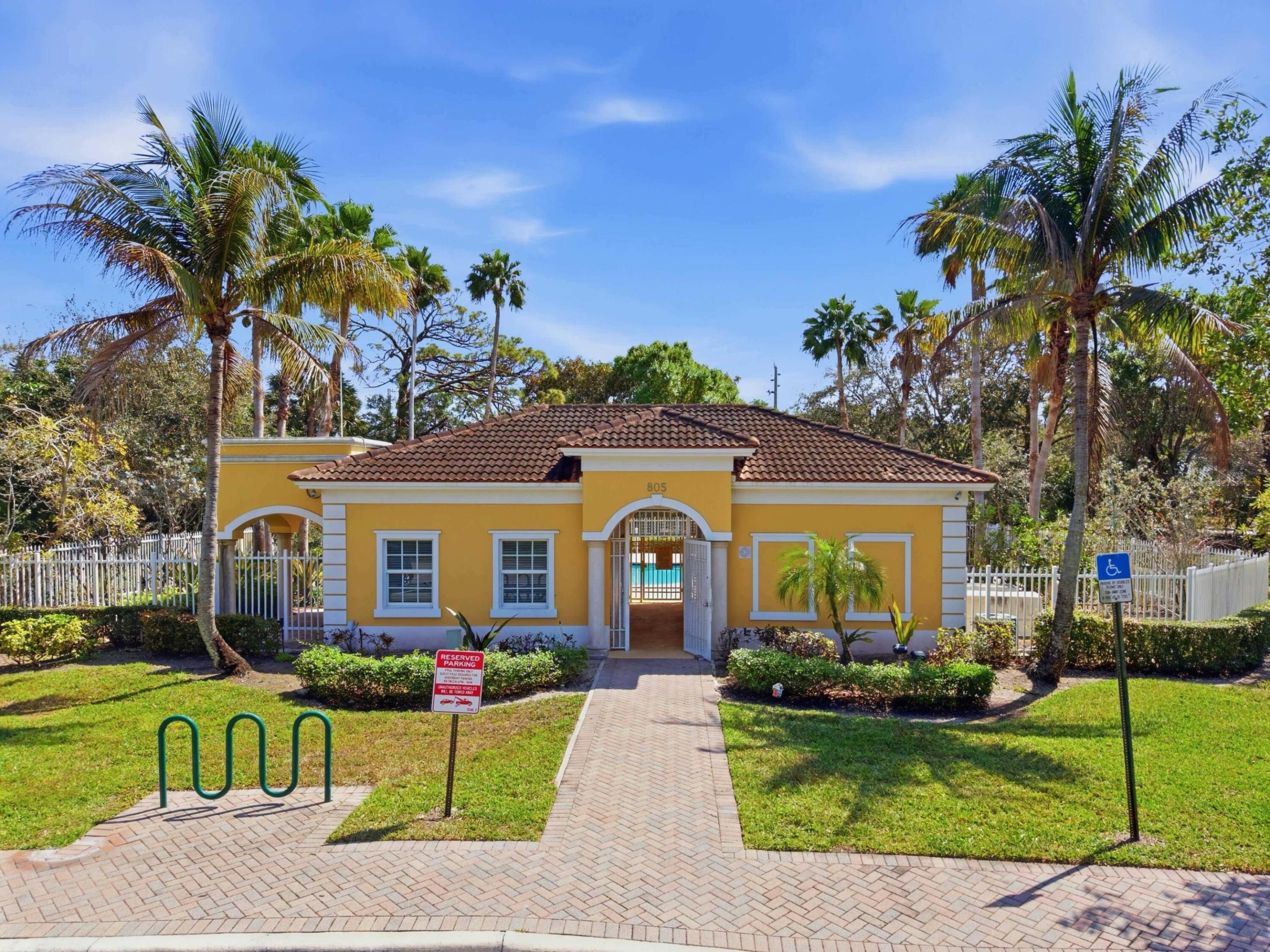 PIPERS CAY CONDO - Residential