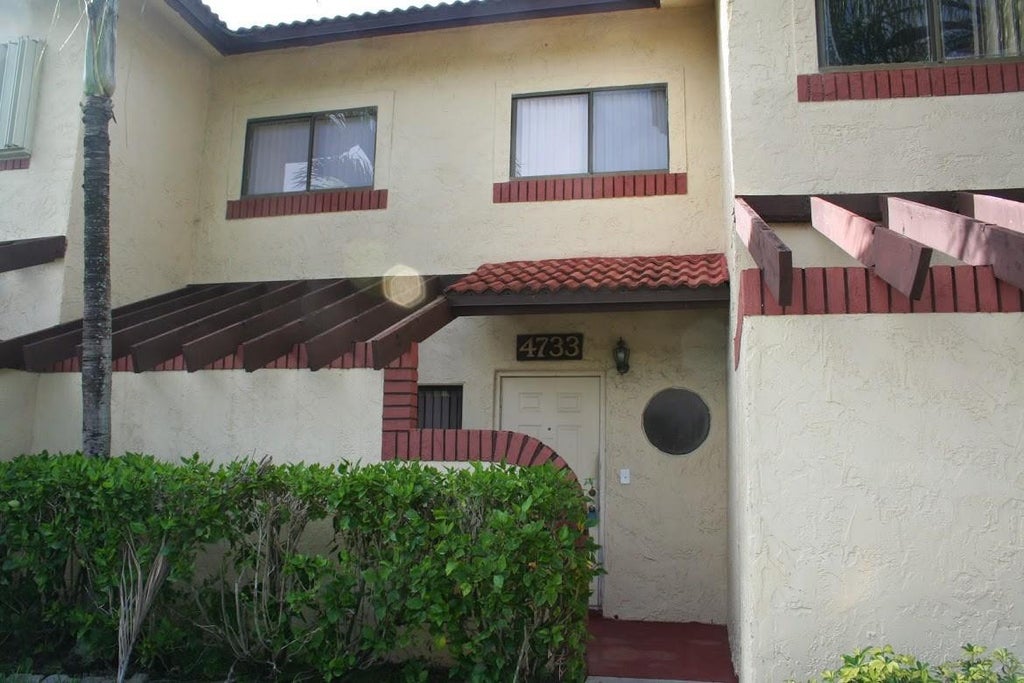 Photo of 4733 NW 90TH Avenue, Sunrise, FL 33351 (MLS # B26072564)