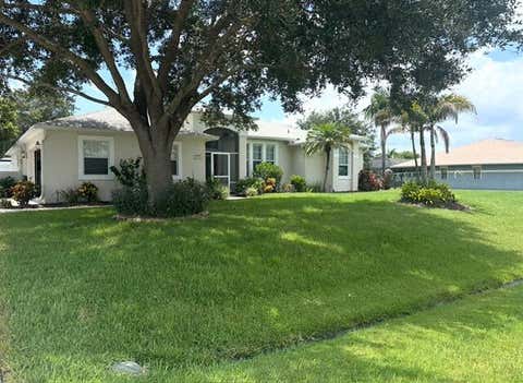Photo of 2062 SE HARDING Street, Port Saint Lucie, FL 34952 (MLS # B26058905)