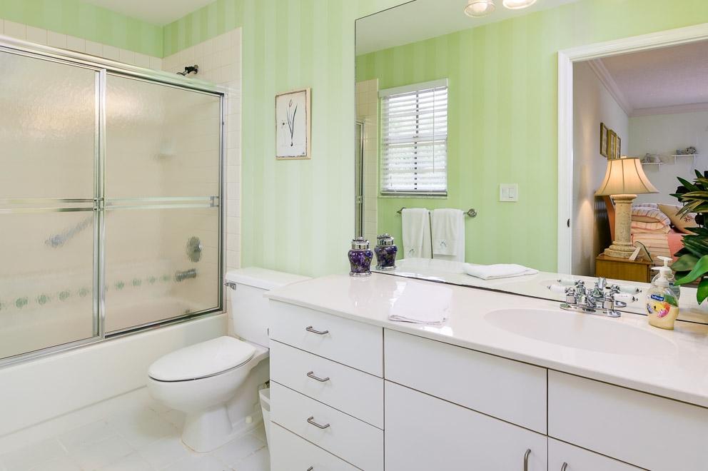 CRYSTAL POINTE 1 - Residential