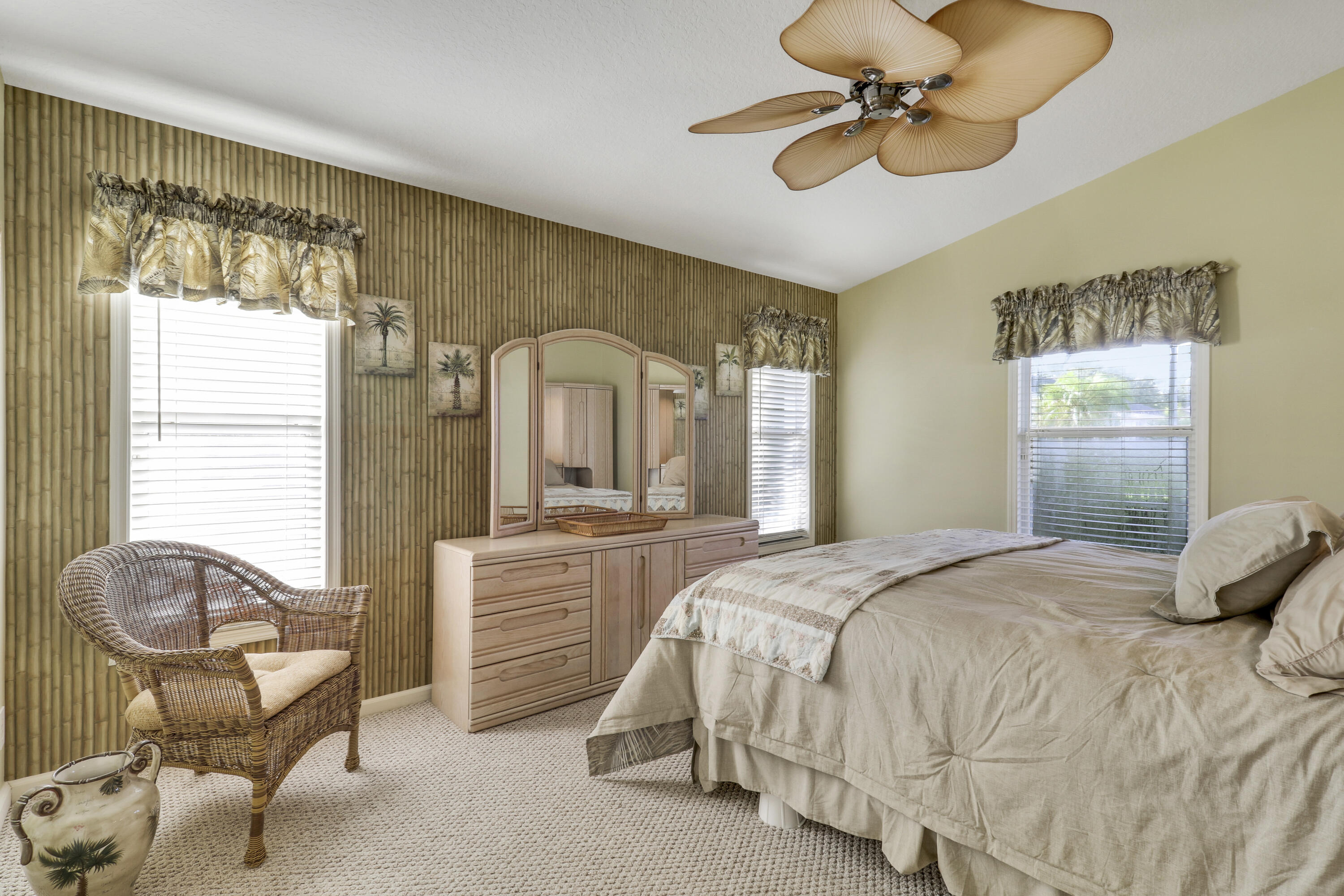 ST LUCIE FALLS (AKA RIVER FOREST) - Residential Lease