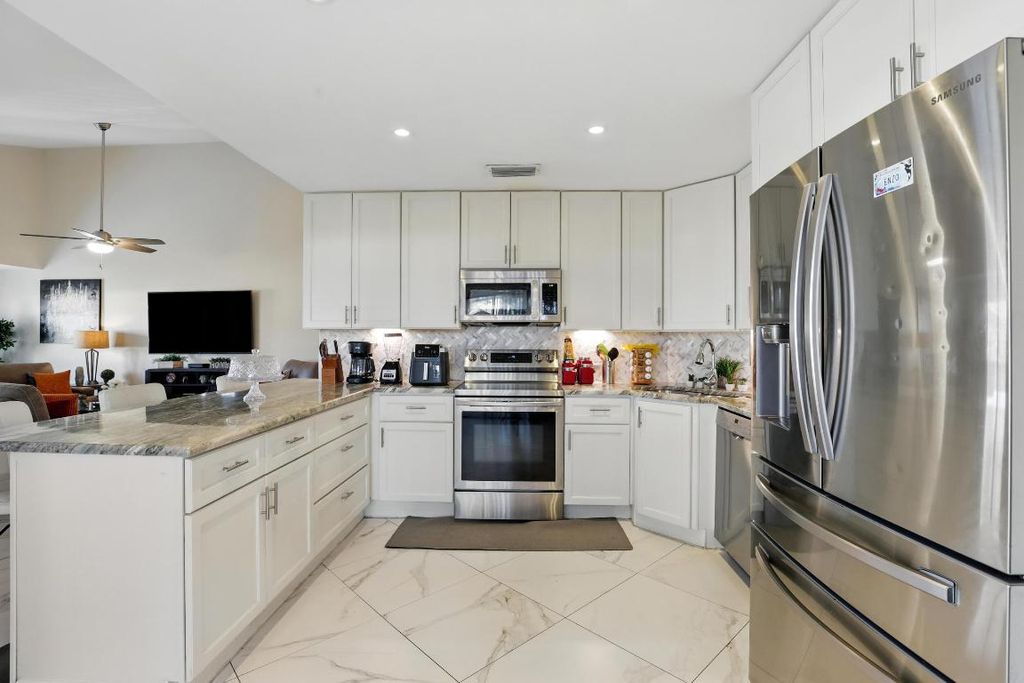 Photo of 4491 Willow Pond Road #Apt B, West Palm Beach, FL 33417 (MLS # R11150815)