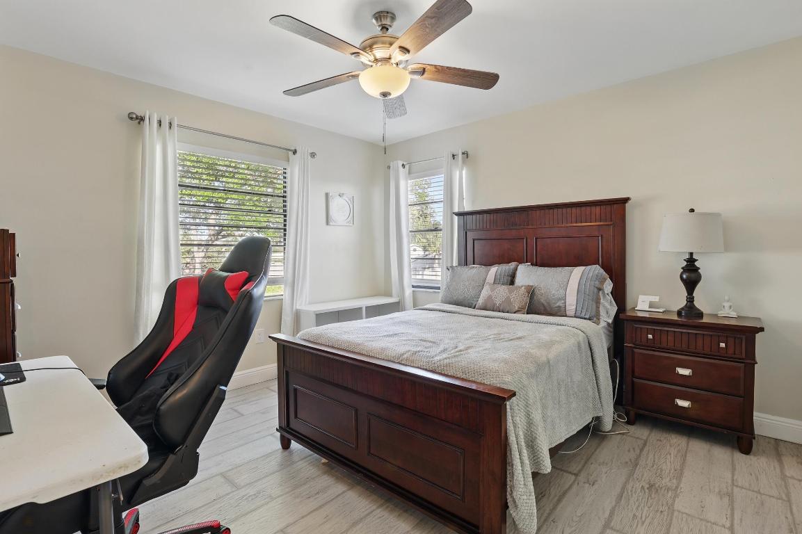 LAKESIDE GREEN PL 5 - Residential