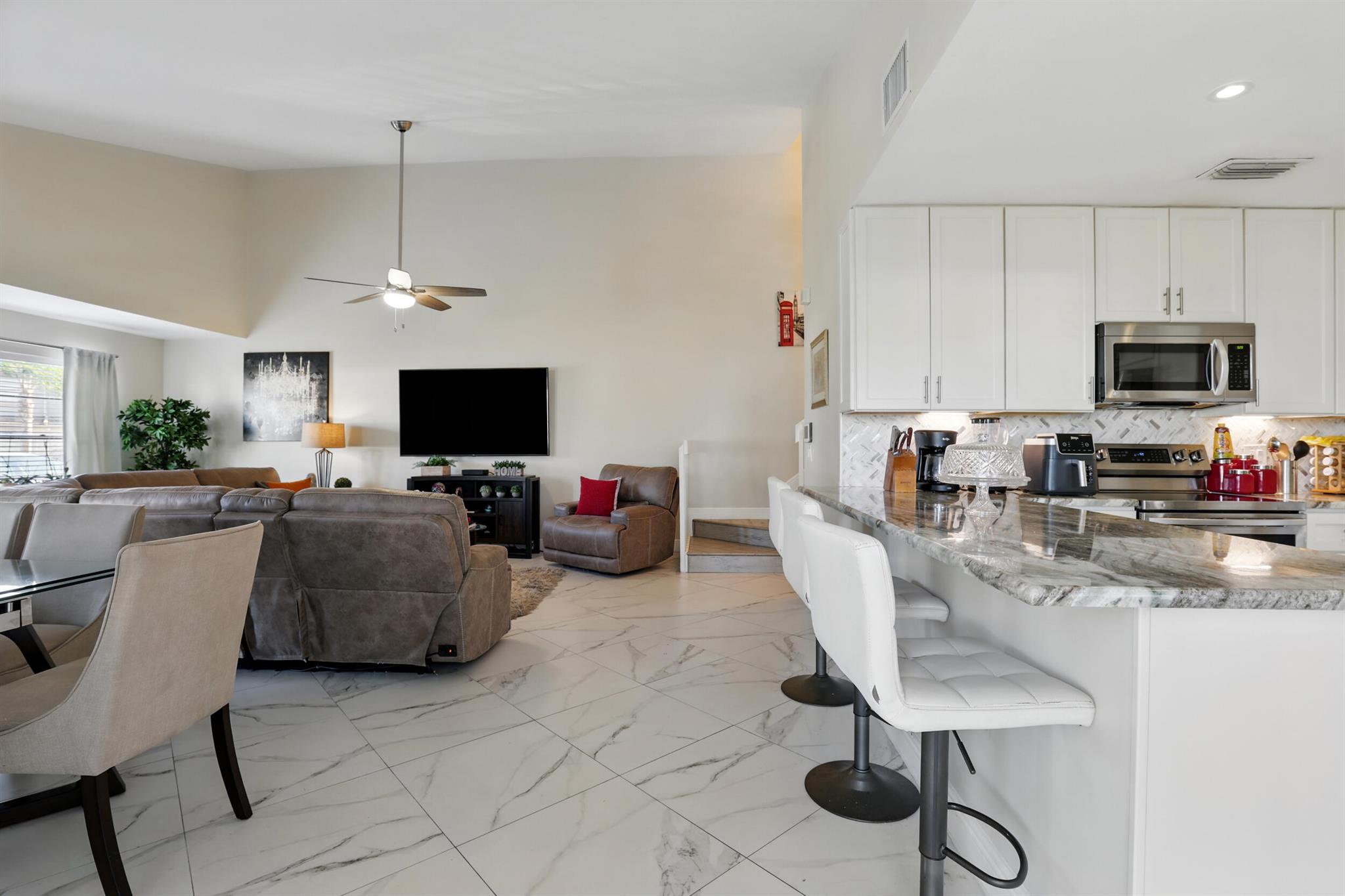 LAKESIDE GREEN PL 5 - Residential