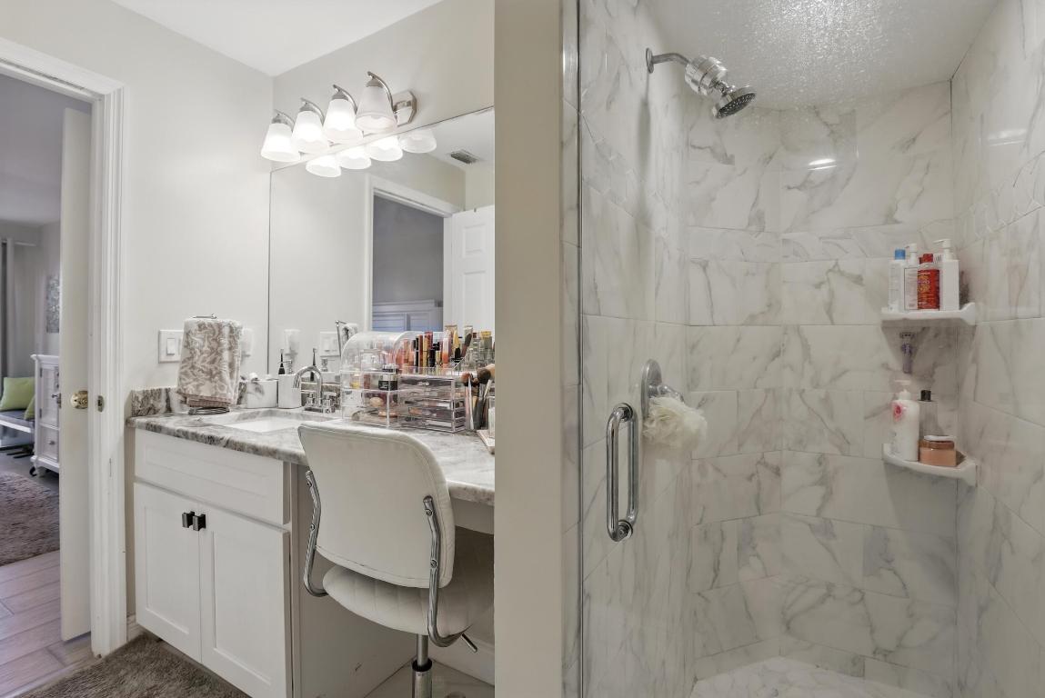 LAKESIDE GREEN PL 5 - Residential