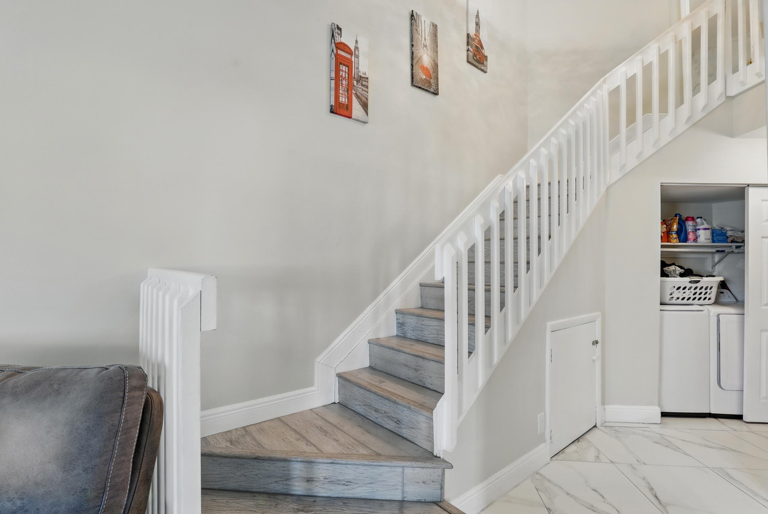 LAKESIDE GREEN PL 5 - Residential