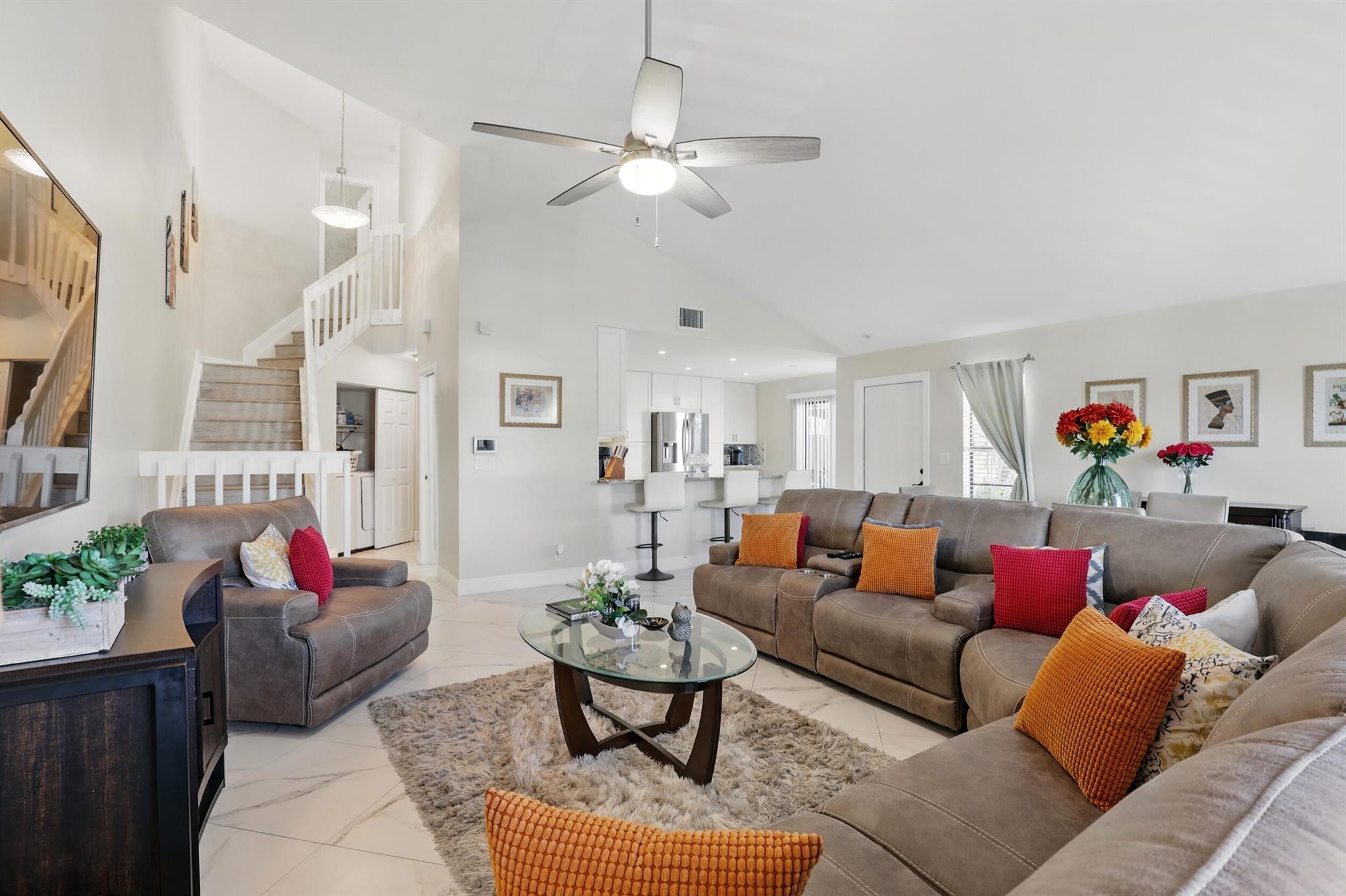 LAKESIDE GREEN PL 5 - Residential