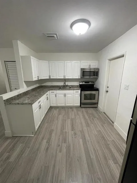 2840 NW 8th St, Fort Lauderdale, FL MLS: F10400121