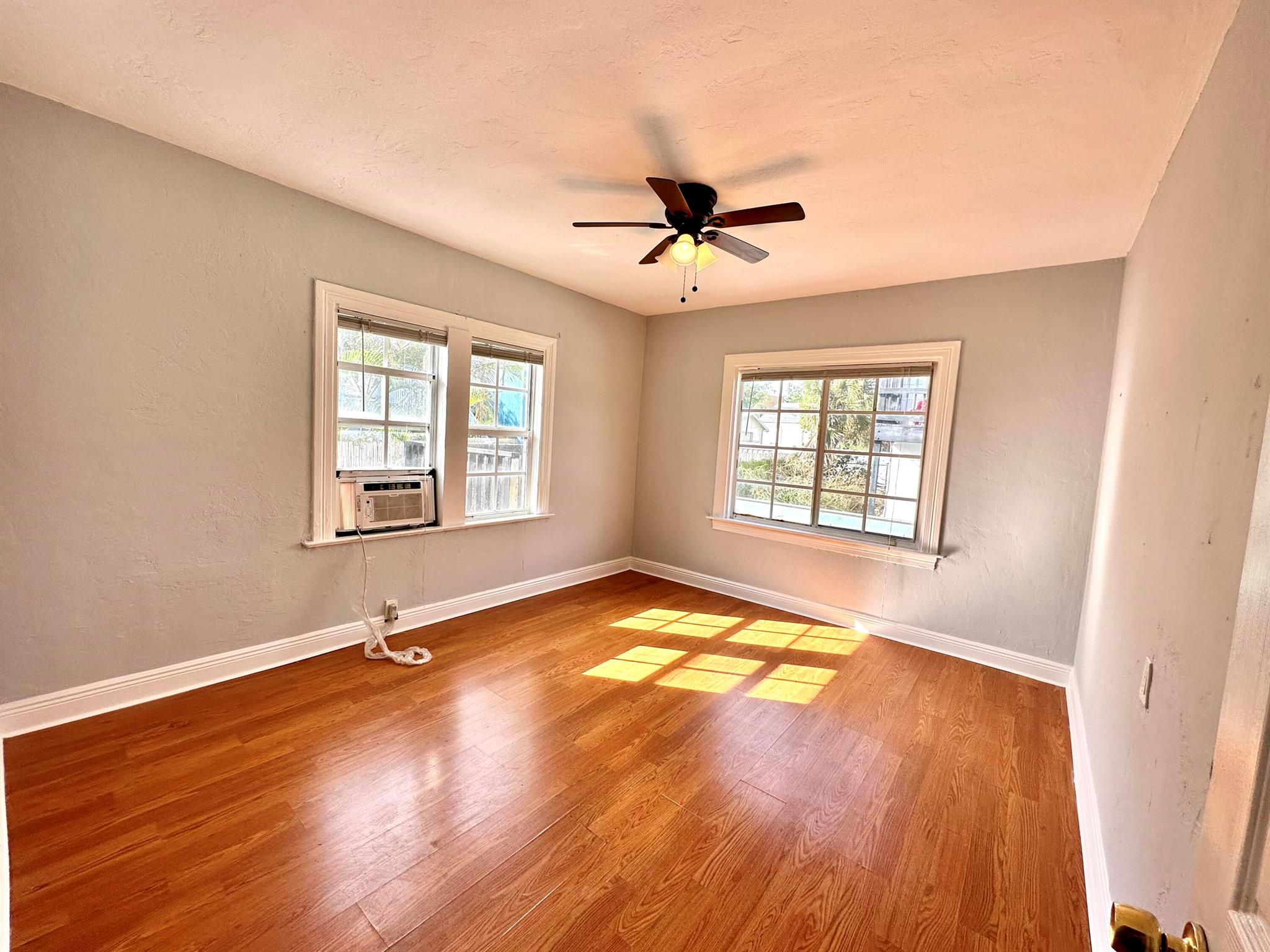 LAKE WORTH TOWN OF - Residential Lease